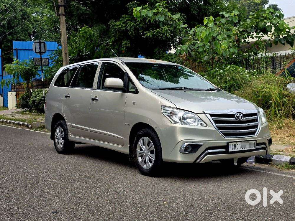 Toyota Innova 2.5 G (diesel) 7 Seater Bs Iv, 2015, Diesel