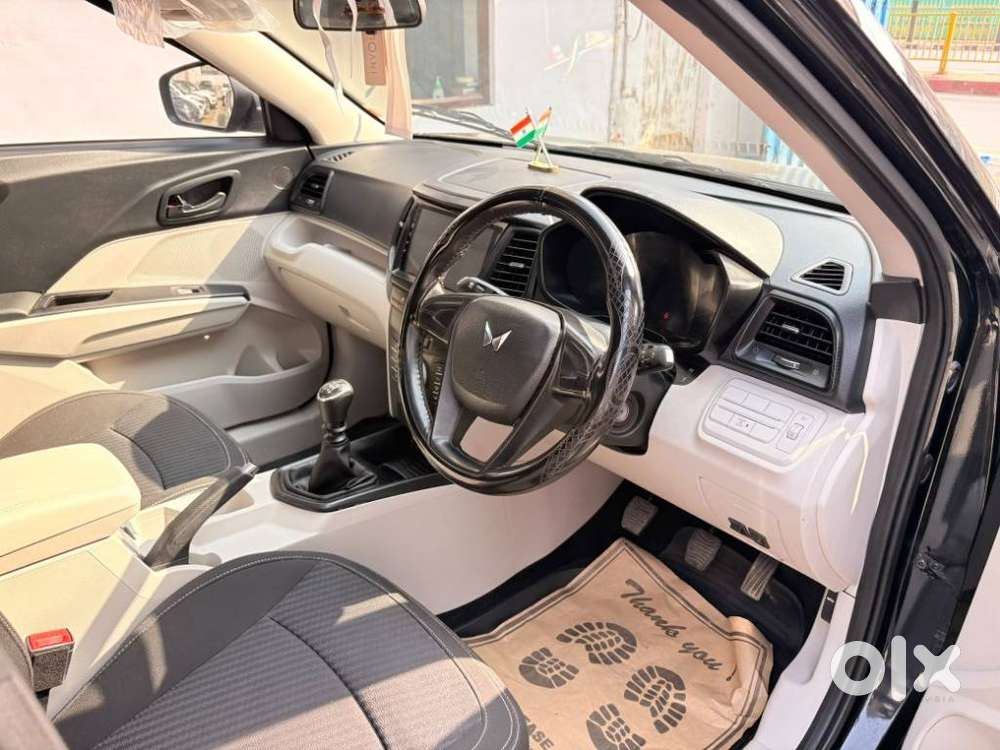 Mahindra Xuv300 W4, 2023, Petrol