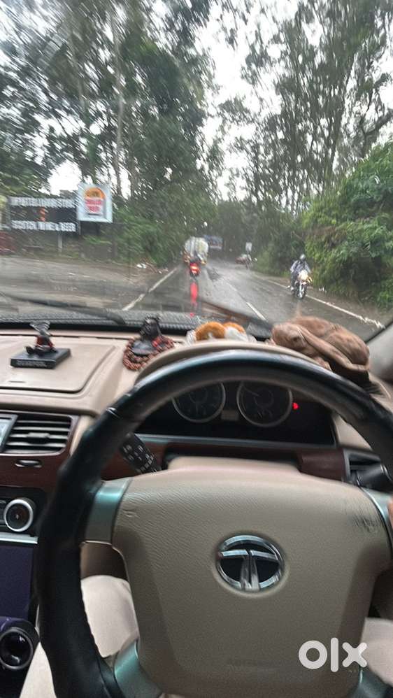 Tata Safari Storme 2013