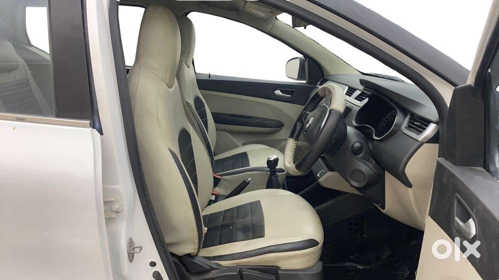 Renault Triber Rxz, 2021, Petrol