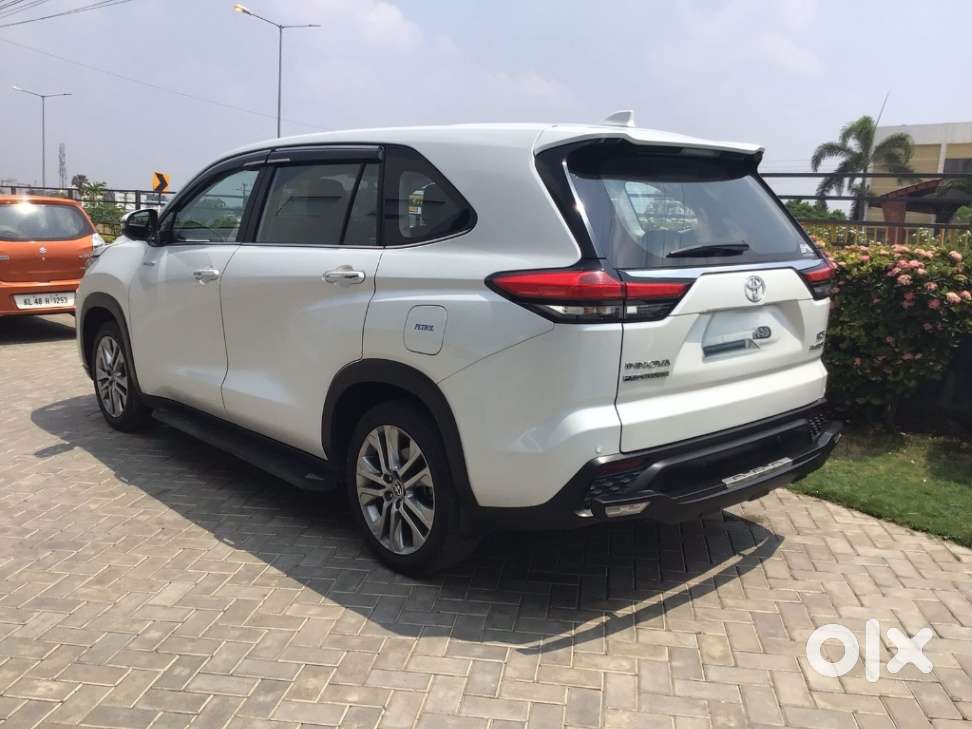 Toyota Innova Hycross 2.0 Zx Hybrid 7 Str, 2023, Petrol
