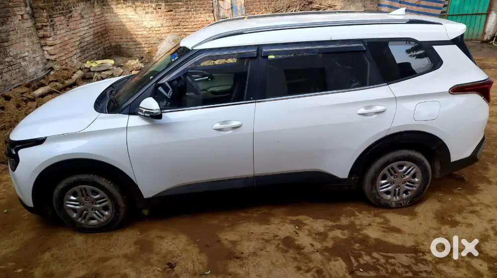 Kia Carens 2023 Petrol Good Condition