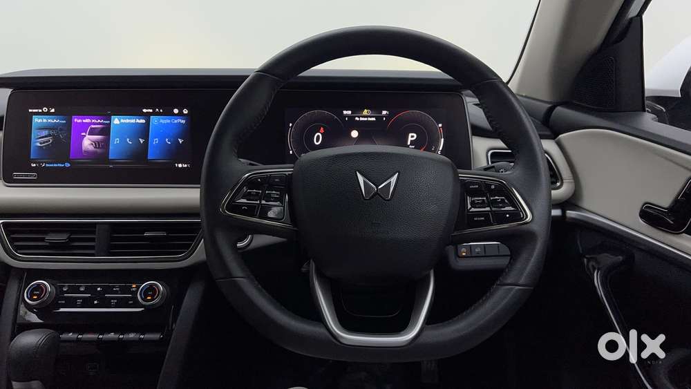 Mahindra Xuv700 2.0 Ax 7 Petrol At Str, 2024, Petrol