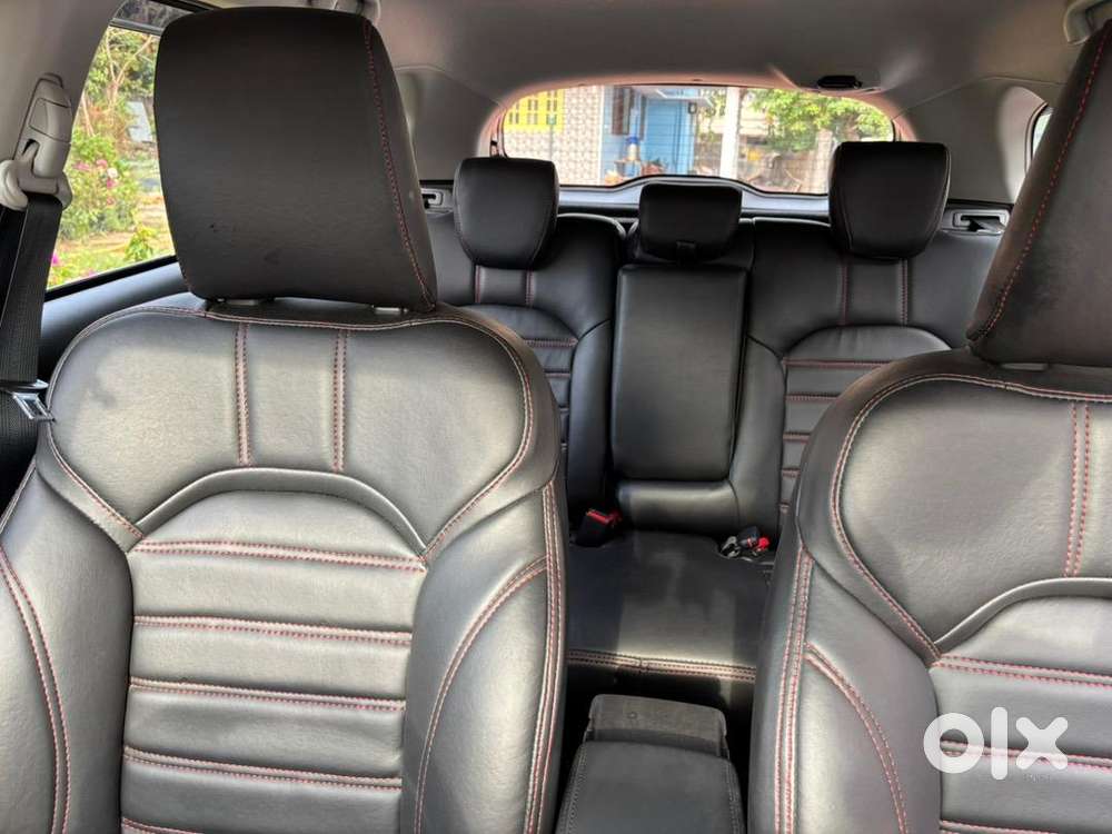 Maruti Suzuki Grand Vitara 2025 Petrol 4988 Km Driven