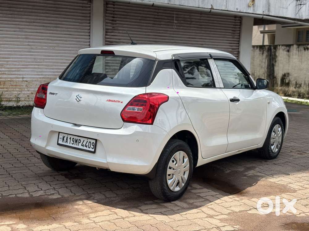 Maruti Suzuki Swift 1.2 Lxi (o), 2024, Petrol