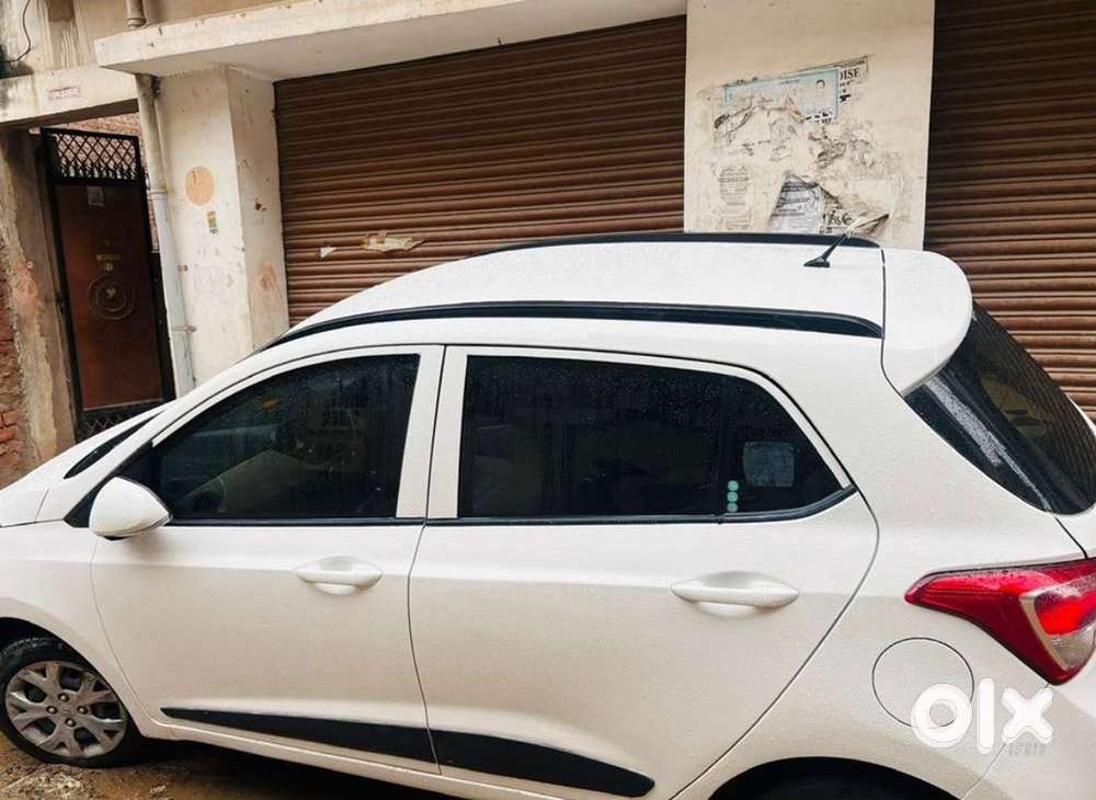 Hyundai Grand I10 Sportz 2017 Car