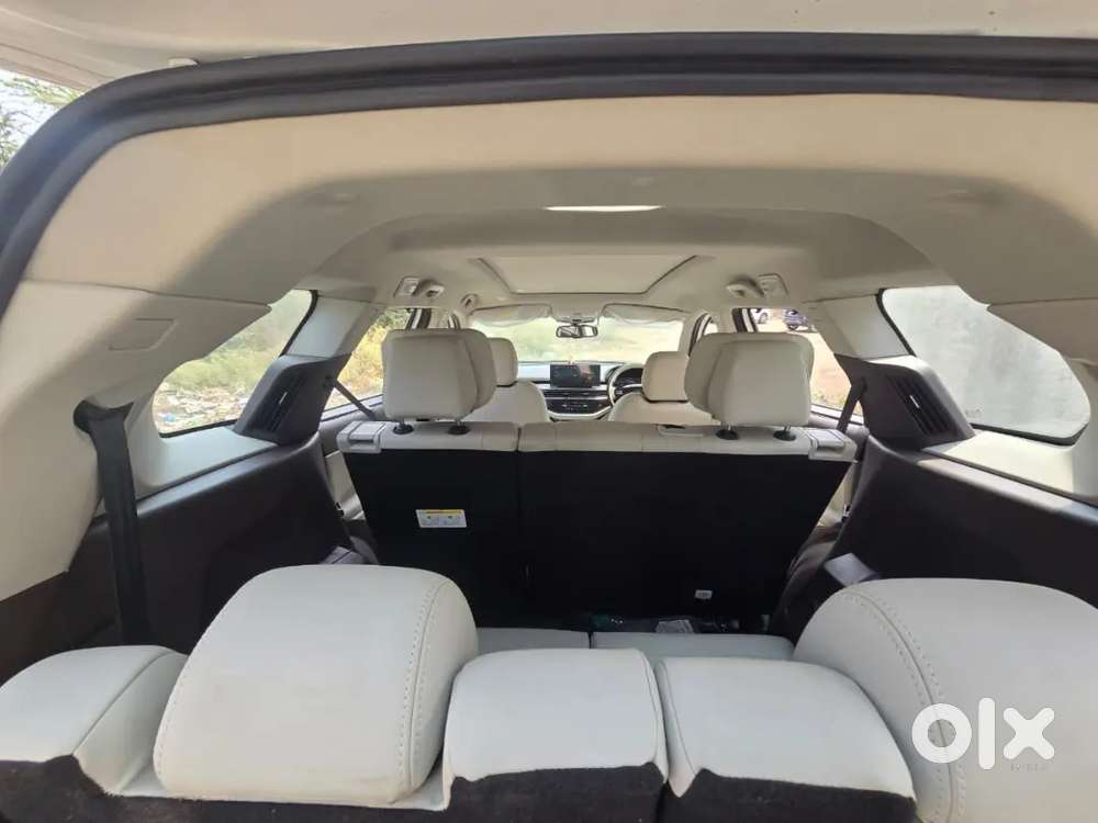 Tata Safari 2025, Top End,  Diesel 15900 Km Driven.