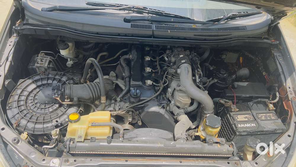 Toyota Innova Diesel 2011 2.5 V Bucket Seats