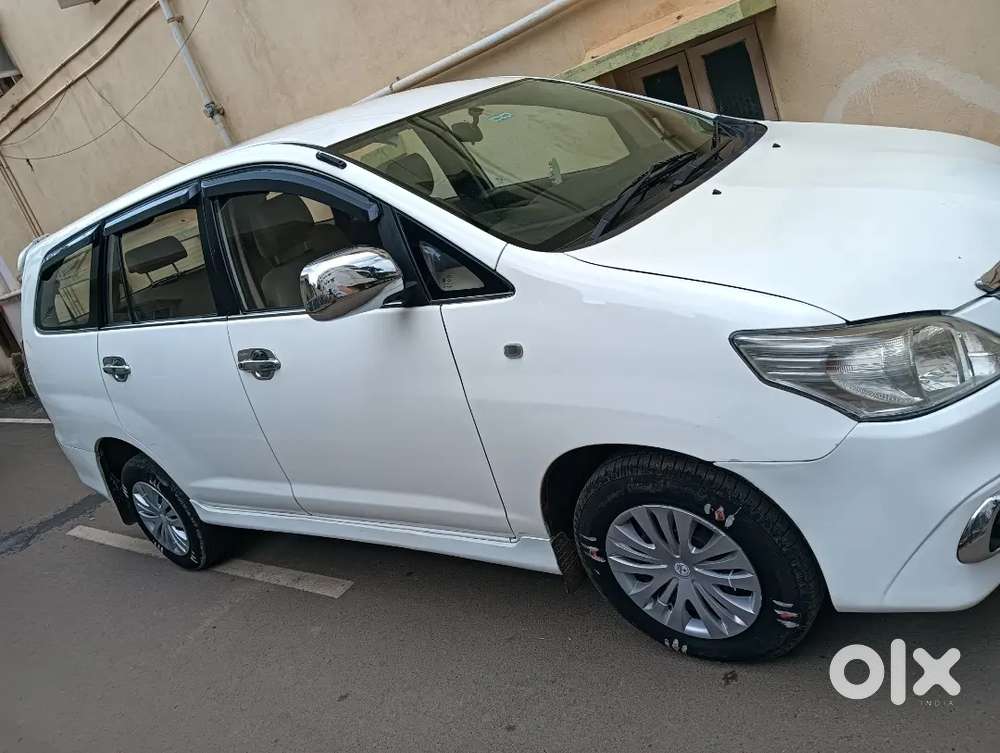 Toyota Innova 2016 Diesel 320000 Km Driven