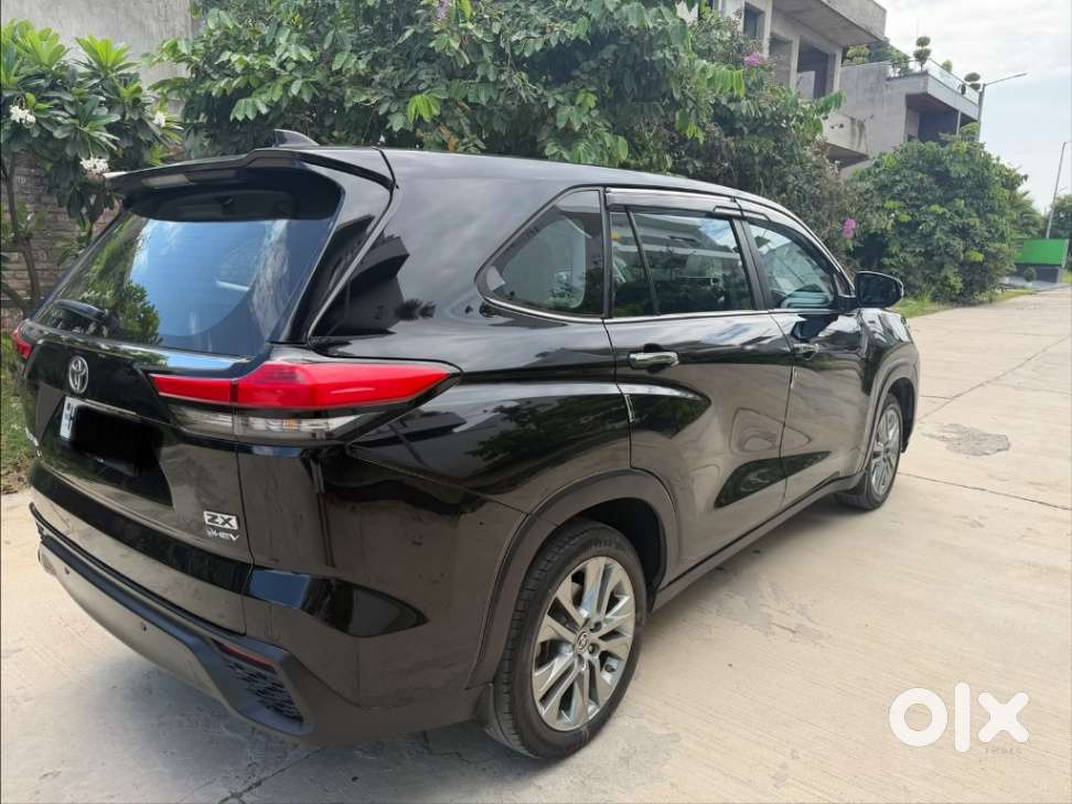 Toyota Innova Hycross 2.0 Zx (o) Hybrid 7 Str, 2025, Cng & Hybrids