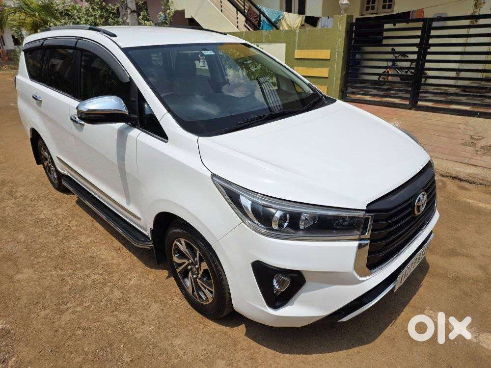 Toyota Innova Crysta 2.4 V 8 Str, 2022, Diesel