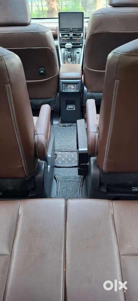 Toyota Innova Hycross 2.0 Zx Hybrid 7 Str, 2024, Petrol