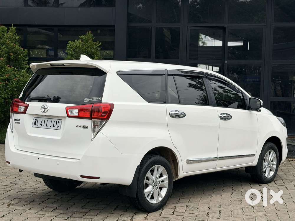 Toyota Innova Crysta 2.4 G Mt 8s, 2016, Diesel