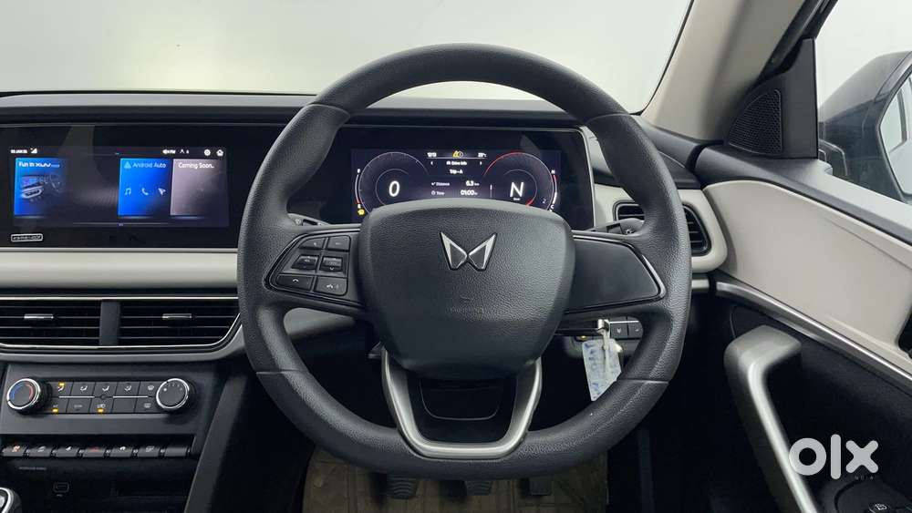 Mahindra Xuv700 2.2 Ax 3 Diesel Mt 5 Str, 2022, Diesel