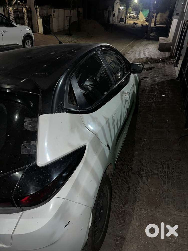 Tata Altroz Petrol 2021