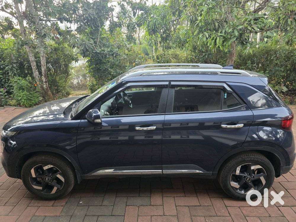 Hyundai Venue Sx+ At, 2022, Petrol