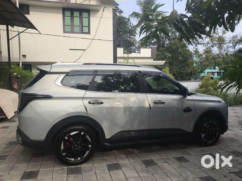 Kia Carens Clavis 2025 Petrol Well Maintained