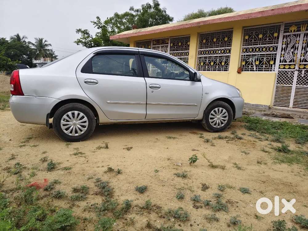 Toyota Etios 1.5 V 2011