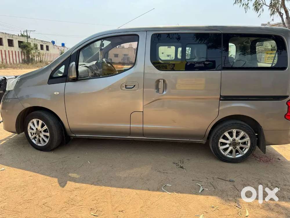 Nissan Evalia 2015 Diesel 210000 Km Driven