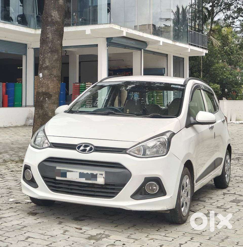 Hyundai Grand I10 Crdi Sportz, 2015, Petrol
