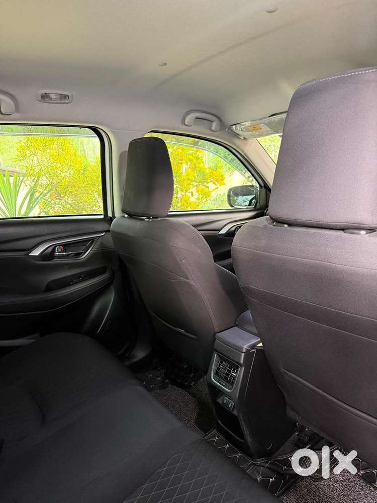 Toyota Urban Cruiser Hyryder 2023 Petrol Well Maintained