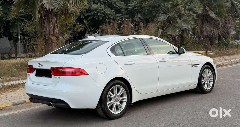 Jaguar Xe Portfolio, 2019, Petrol