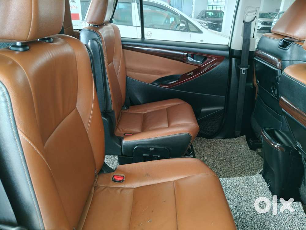 Toyota Innova Crysta 2.8z Automatic, 2016, Diesel