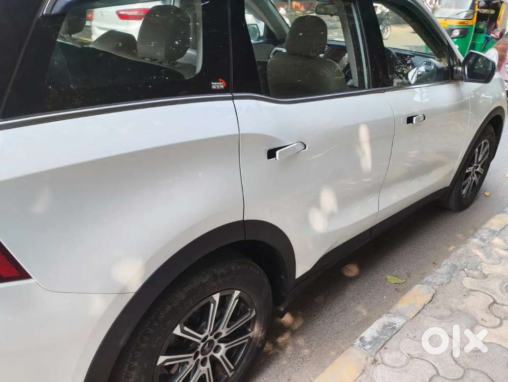 Mahindra Xuv700 Ax7 Luxury Pack Awd, 2023, Petrol