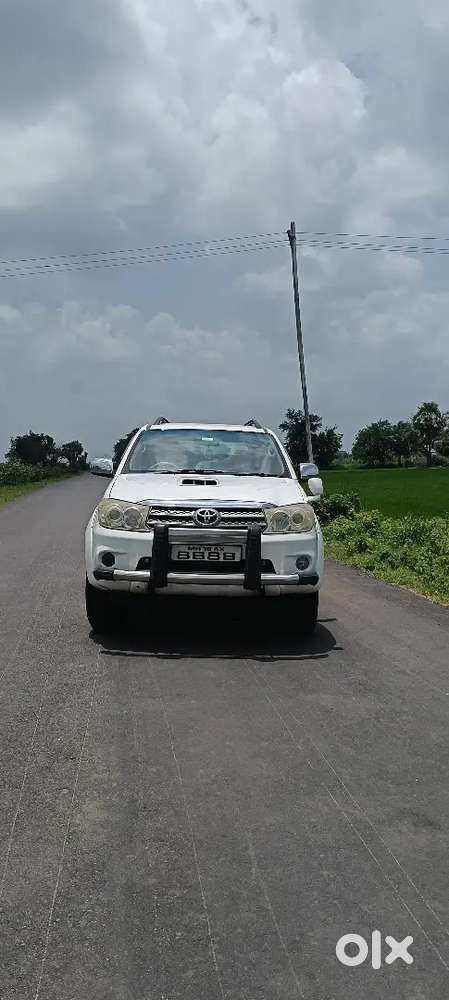 Toyota Fortuner 2011 Diesel 177800 Km Driven