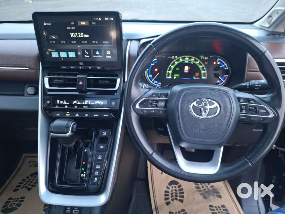 Toyota Innova Hycross 2.0 Zx (o) Hybrid 7 Str, 2023, Petrol