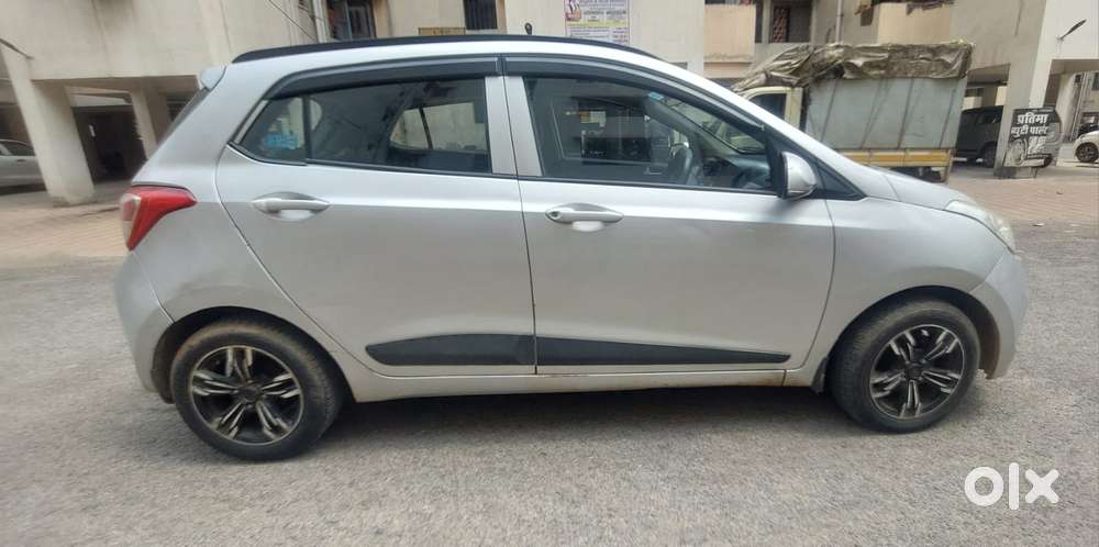 Hyundai Grand I10 Sportz, 2015, Petrol