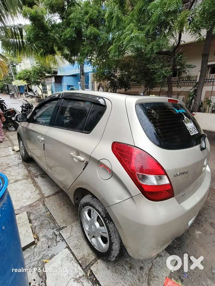 Model 2011 Automatic Petrol