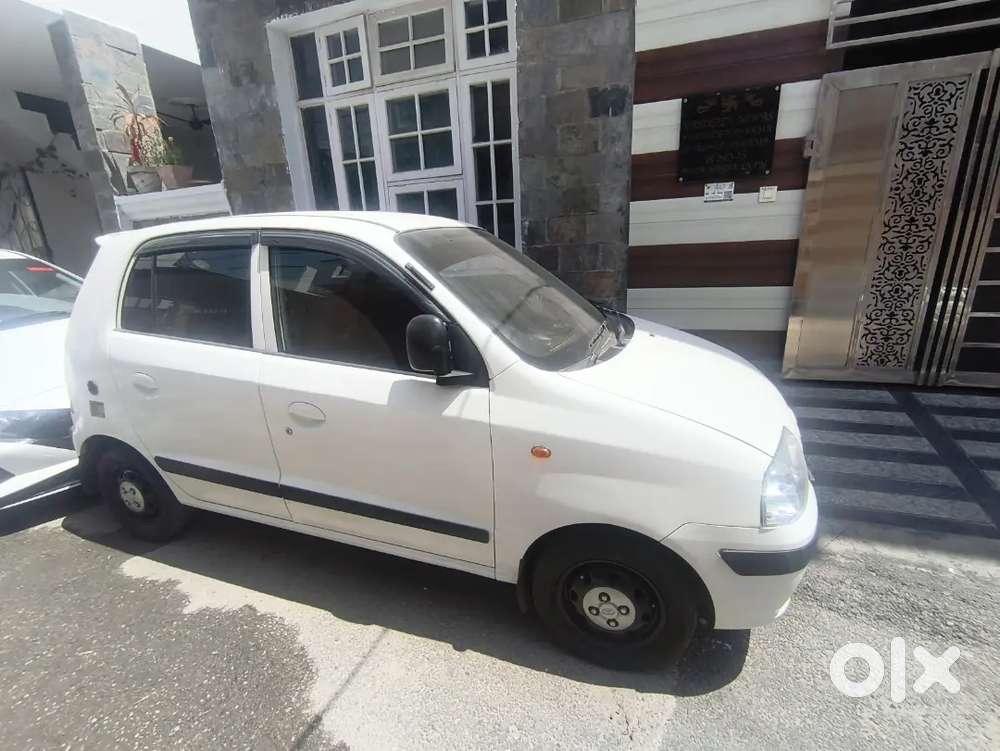 Santro White Scratch Less .
