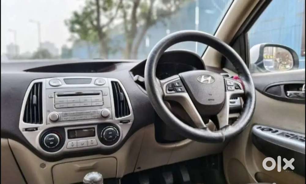 Hyunda I20 Sports 1 St Owner
Vip No..7071
White Beauty
 Cng  
22 Kmpl