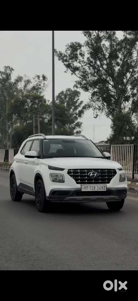 Hyundai Venue S Petrol 2020