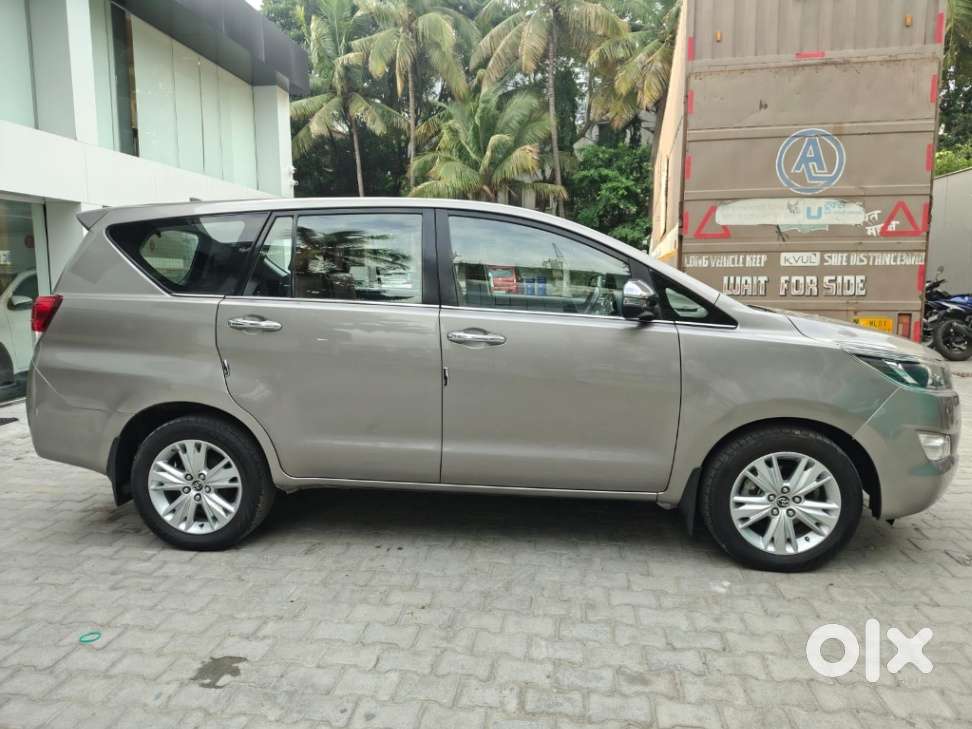 Toyota Innova Crysta 2.8z Automatic, 2019