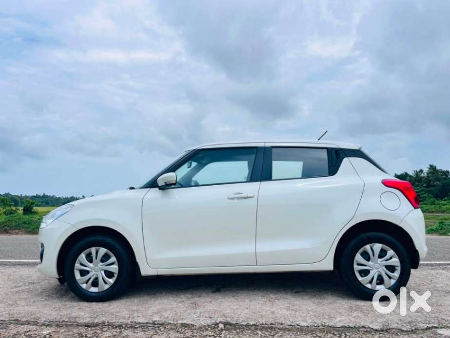 Maruti Suzuki Swift Vxi Abs Bsiv, 2022, Petrol