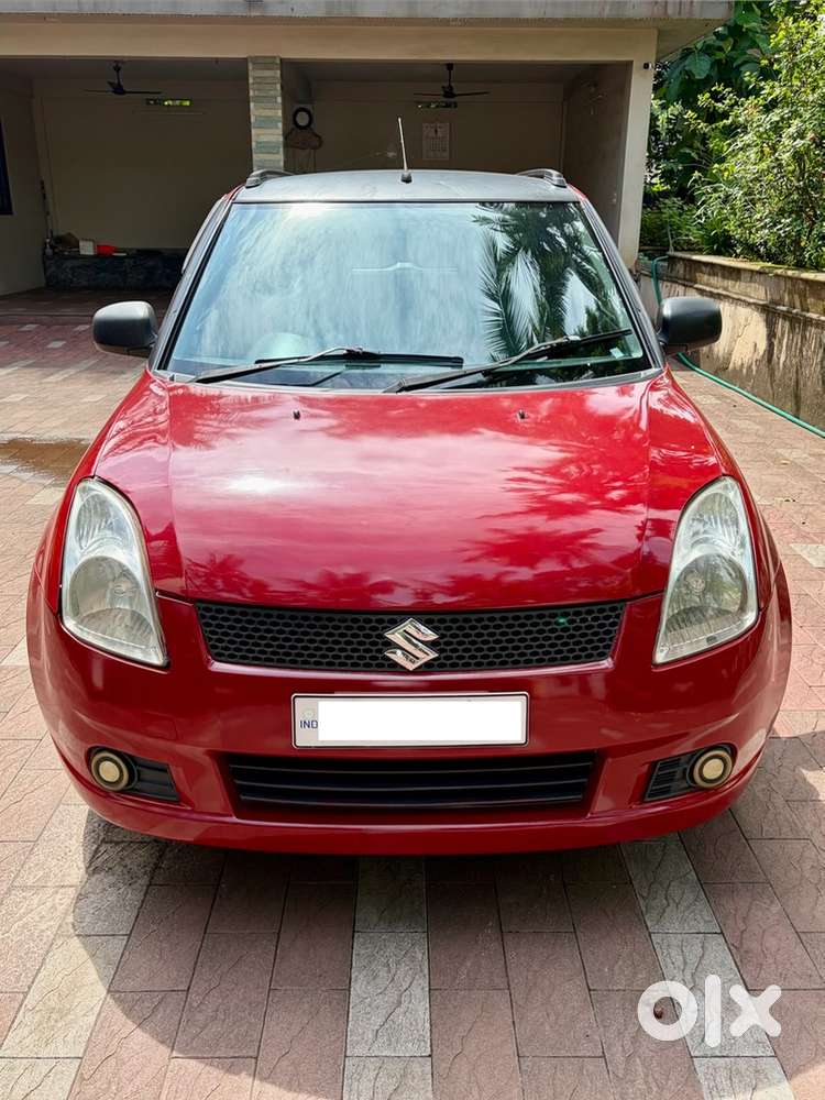 Bright Red Maruti Suzuki Lxi