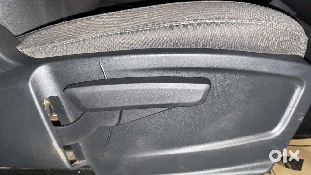 Tata Punch 1.2 Revotron Creative Amt Dual Tone, 2023, Petrol
