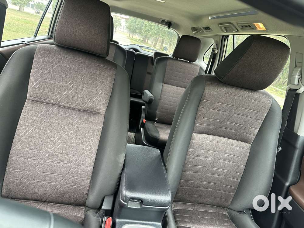 Toyota Innova Hycross 2.0 Vx Hybrid 7 Str, 2023, Petrol