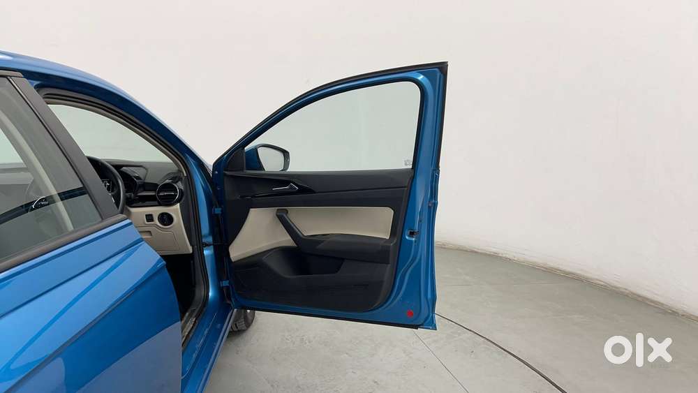 Skoda Slavia Ambition 1.0l Tsi At, 2023, Petrol