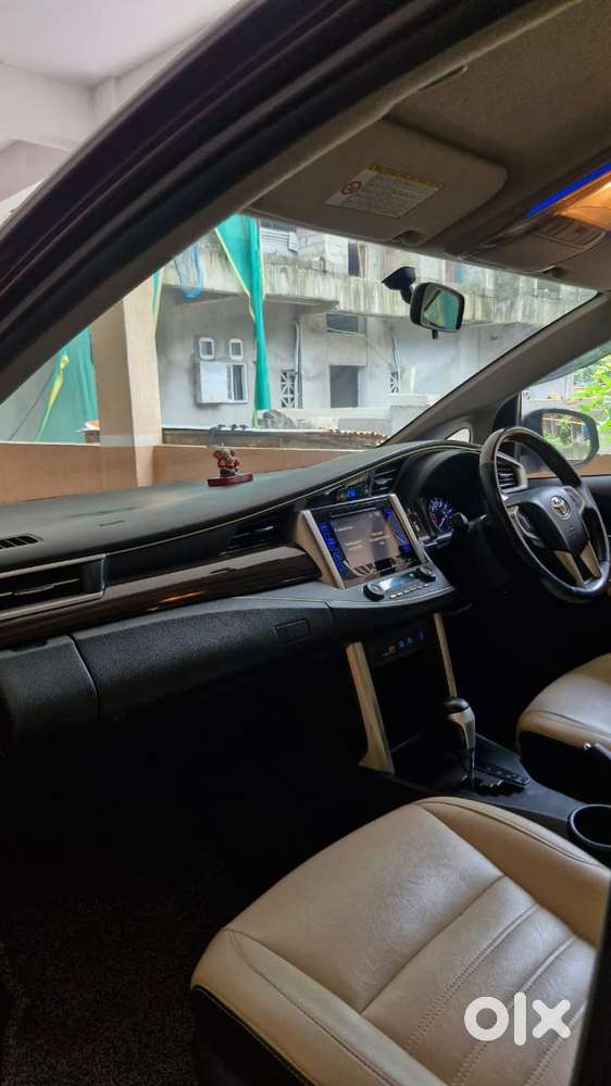 Toyota Innova Crysta 2.8 Zx At 7 Seater, 2017, Diesel