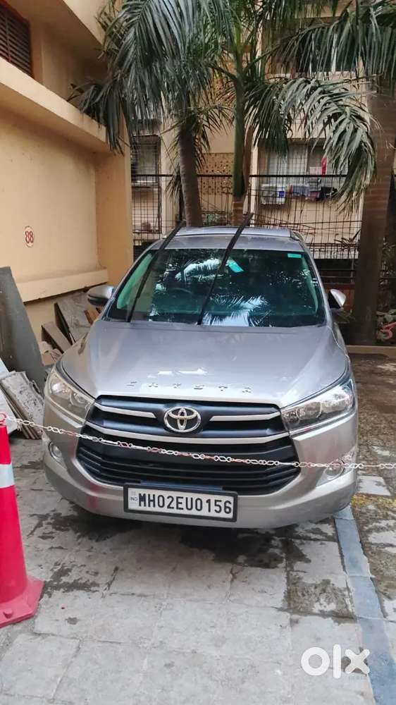 Innova Crysta 2.4 G Manual Diesel