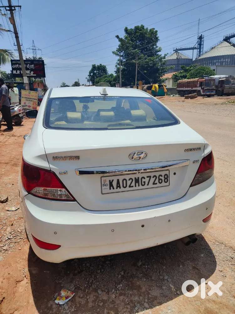 Hyundai Verna 1.6 SX 2012