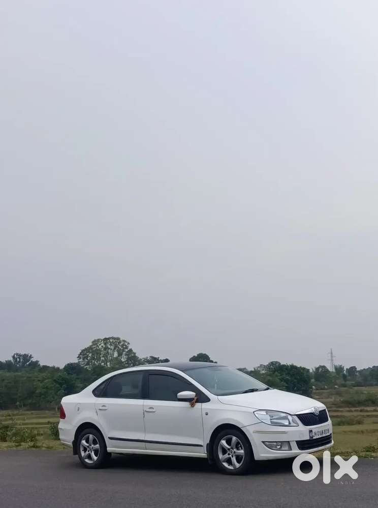 Skoda Rapid Elegance 2013 Diesel Manual