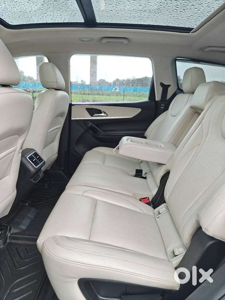 Mahindra Xuv700 2.2 Ax 7 Diesel At Str, 2024, Diesel