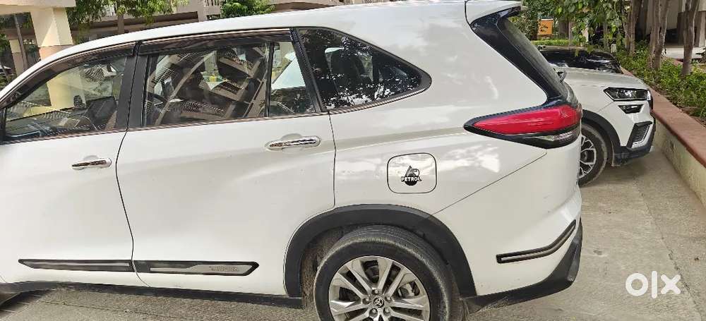 Toyota Innova Hycross 2023 Hybrid Automatic