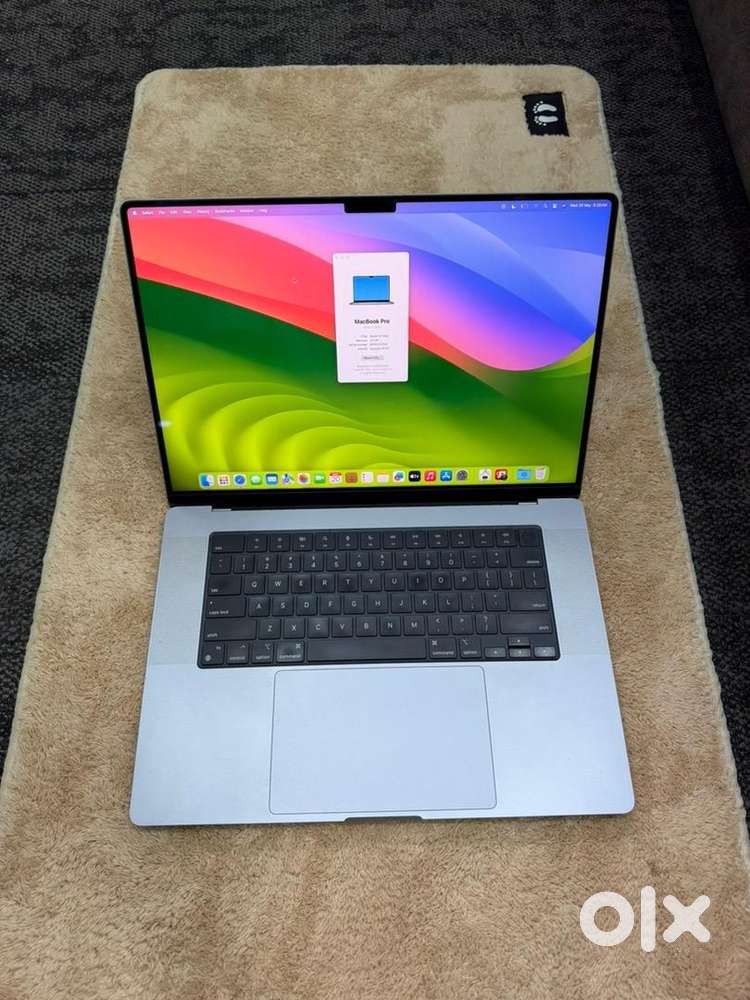 Apple Macbook Pro M1 Max 32gb ram 1TB 32 core GPU battery health