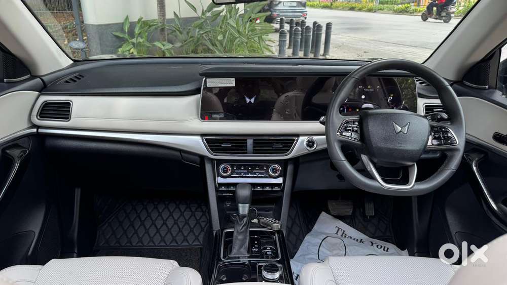 Mahindra Xuv700 2.2 Ax 7 Diesel At Str, 2024, Diesel