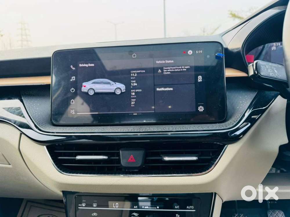 Skoda Slavia Style 1.5l Tsi Mt, 2022, Petrol